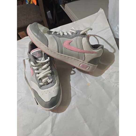 Women Nike Sneaker Size 9 Pink Check - Picture 2 of 7